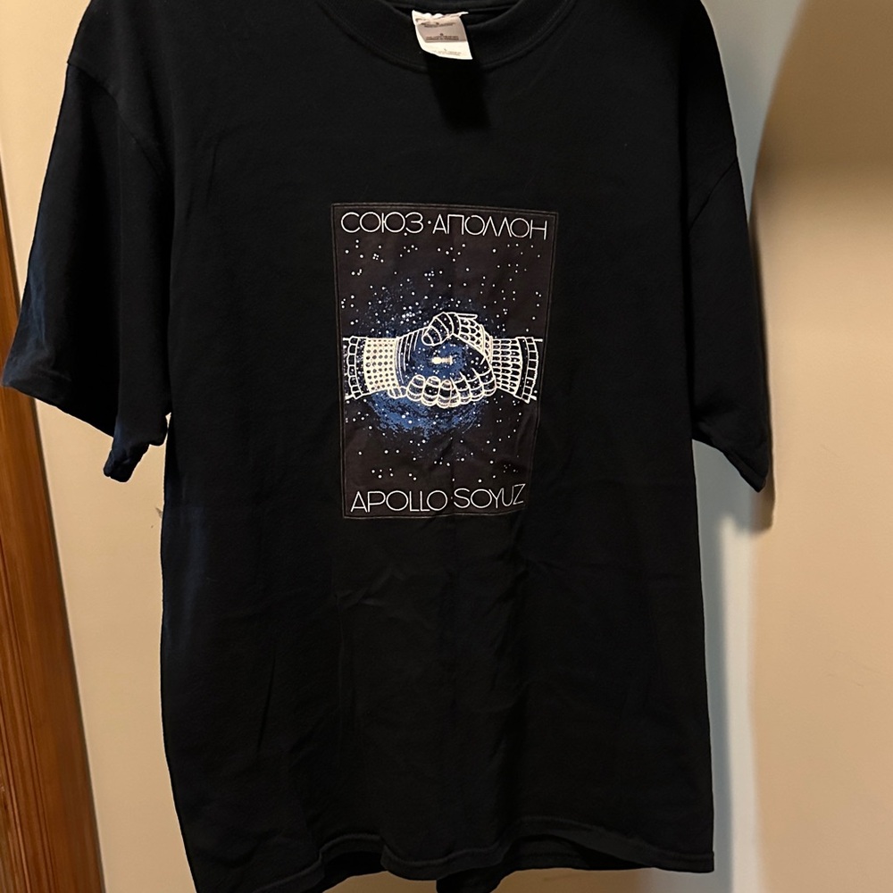 Apollo Soyuz Graphic black  Tee